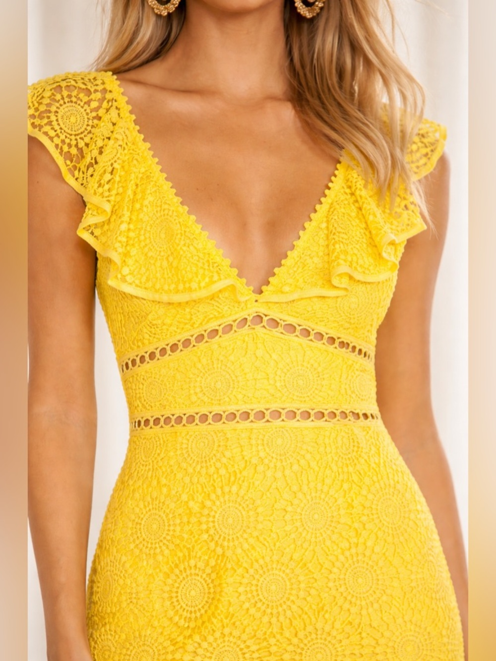 Saylor Leilani Yellow Lace Midi Dress Ruffle V Neck Cutout EUC S - Picture 4 of 13
